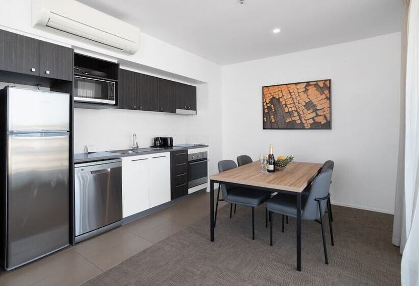 Quest Mackay On Gordon