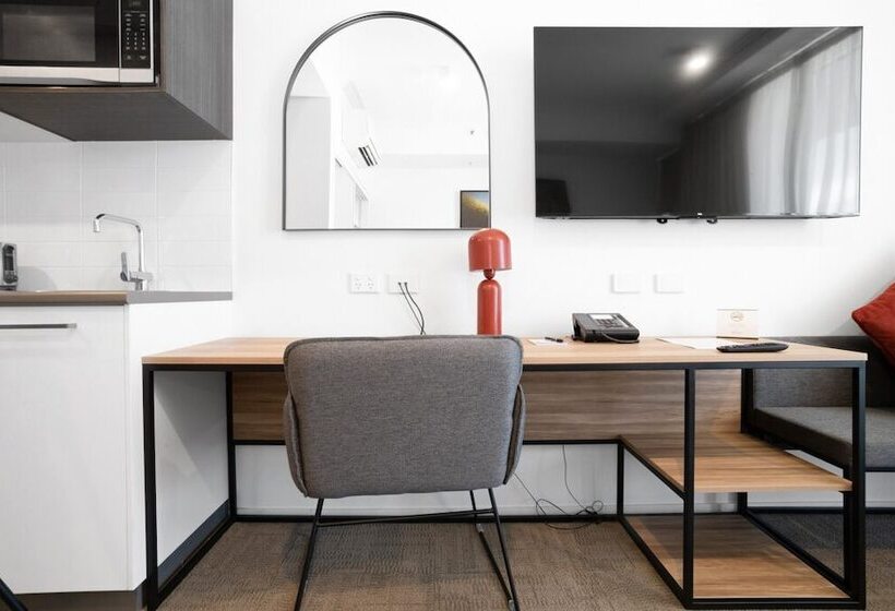 Quest Mackay On Gordon