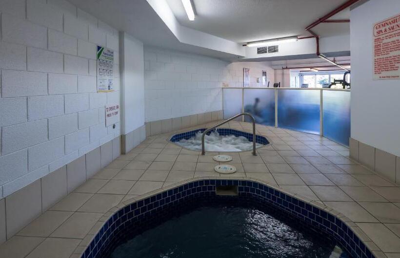 Surfers Hawaiian Holiday Apartments