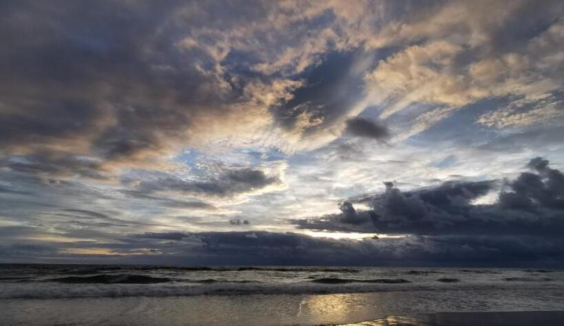 Surfers Hawaiian Holiday Apartments