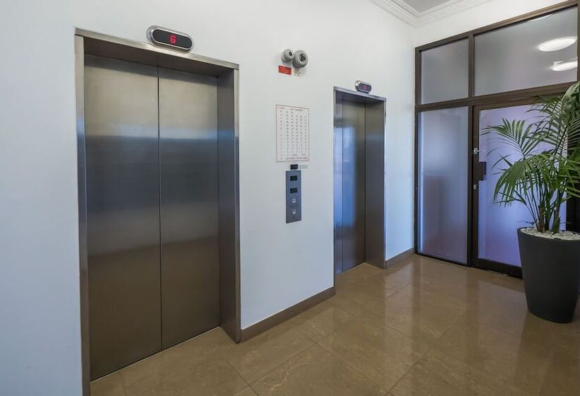 Surfers Hawaiian Holiday Apartments