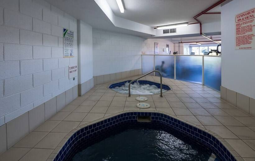 Surfers Hawaiian Holiday Apartments