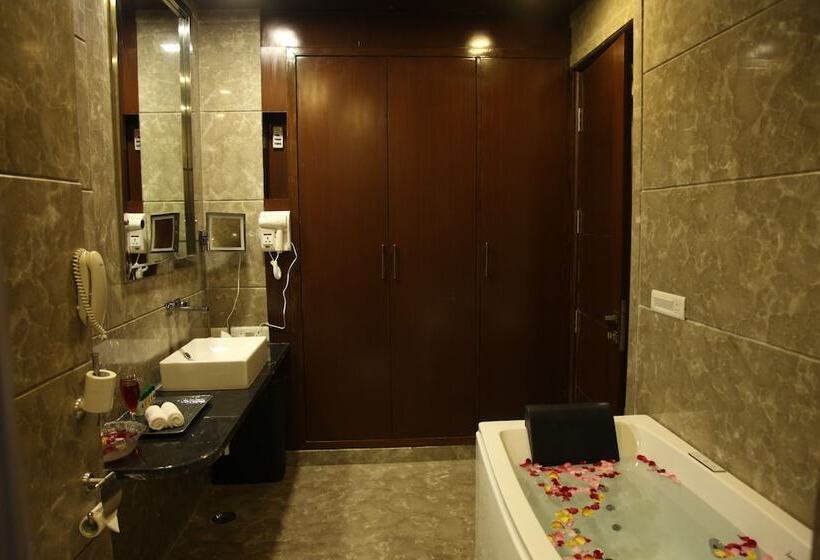 The Lal Vilas Hotel & Resort