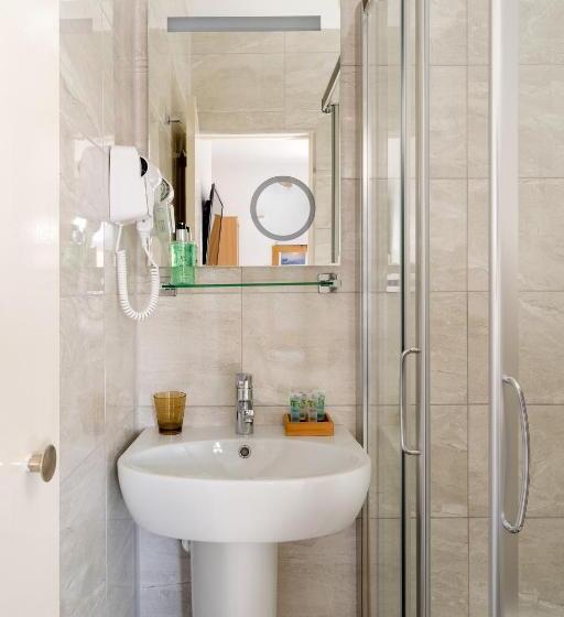 Torland Seafront Hotel   Free Parking, Wi Fi, All Rooms En Suite