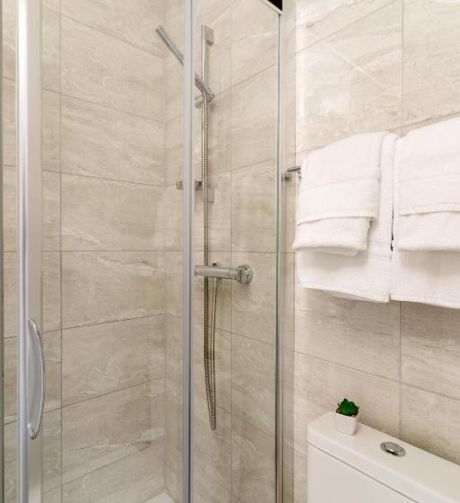 Torland Seafront Hotel   Free Parking, Wi Fi, All Rooms En Suite