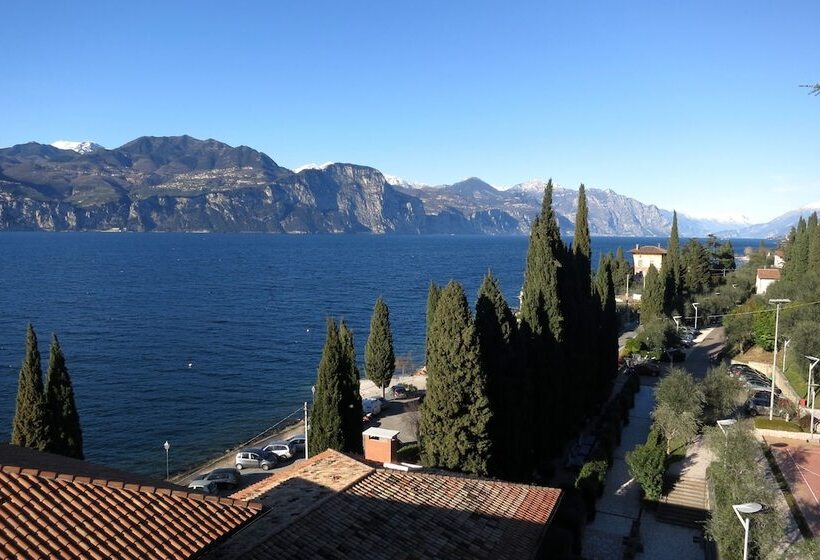 住宿加早餐  Garda Family House