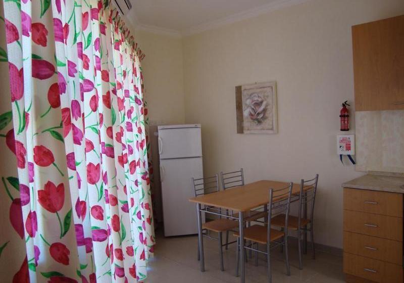 Belmont Court Apartments