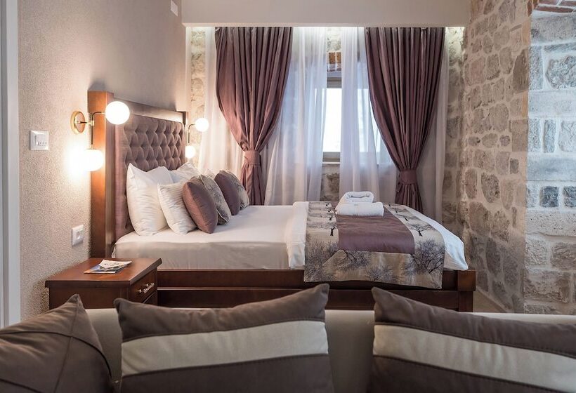 Conte Hotel & Restaurant