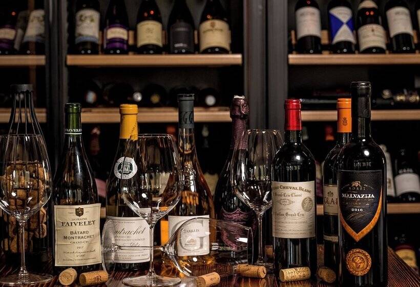 Conte Hotel & Restaurant