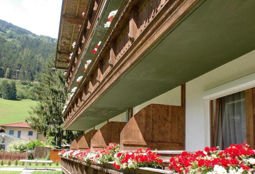 First Mountain Hotel Zillertal