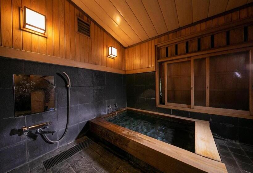 Yufuin Onsen Hinoharu Ryokan