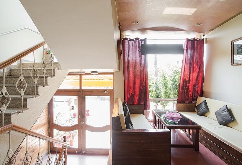 פונדק Oyo Rooms Raja Park