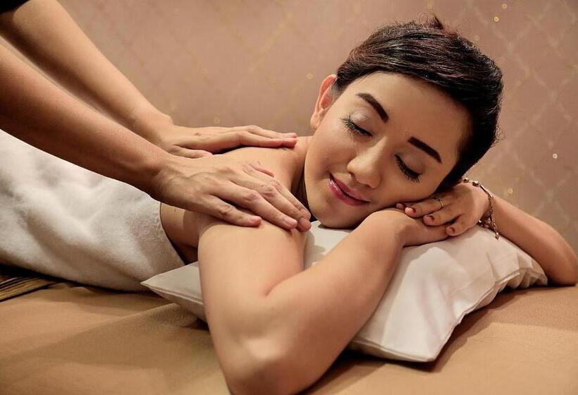 Отель Amaroossa Grande Bekasi