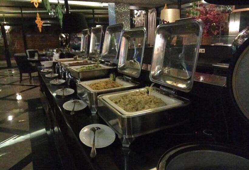 Отель Amaroossa Grande Bekasi