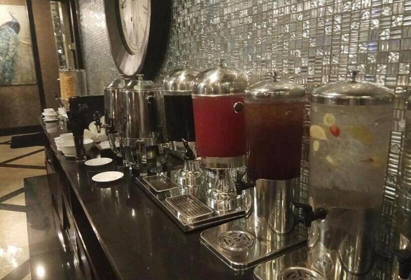 Отель Amaroossa Grande Bekasi