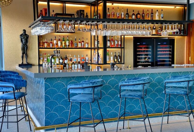 Apogee Boutique Hotel & Spa