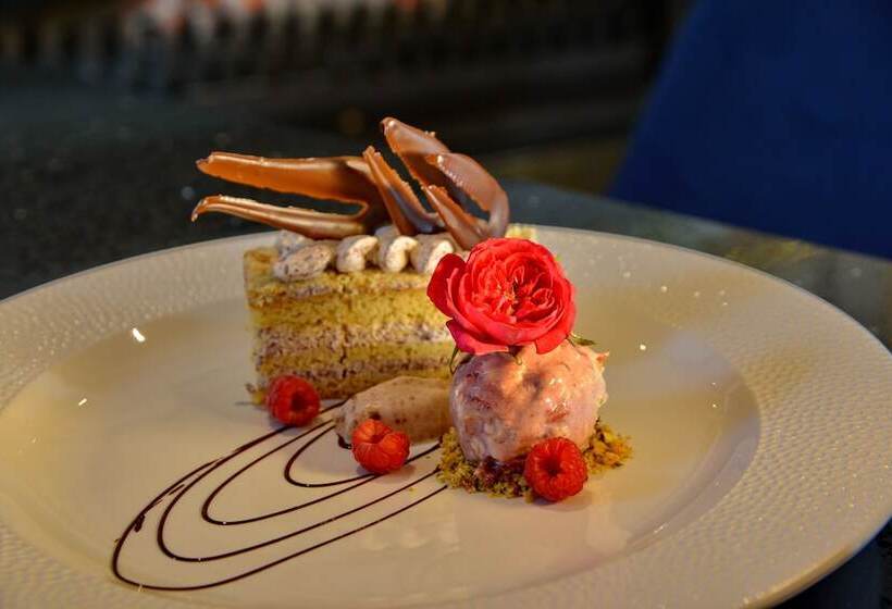 Apogee Boutique Hotel & Spa