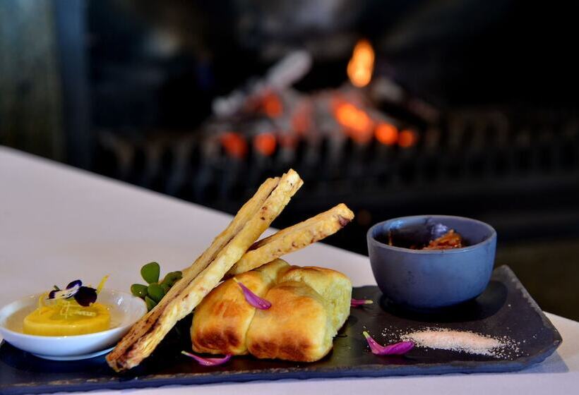 Apogee Boutique Hotel & Spa