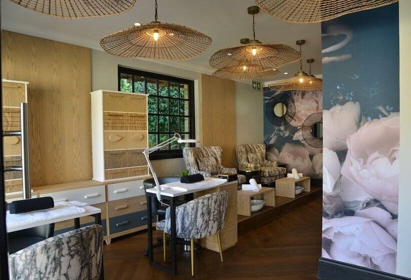 Apogee Boutique Hotel & Spa