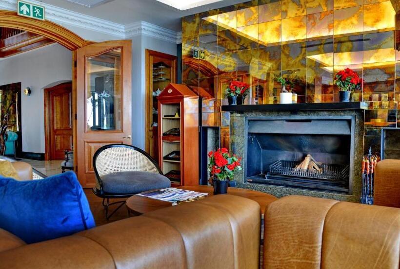 Apogee Boutique Hotel & Spa