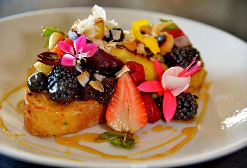 Apogee Boutique Hotel & Spa