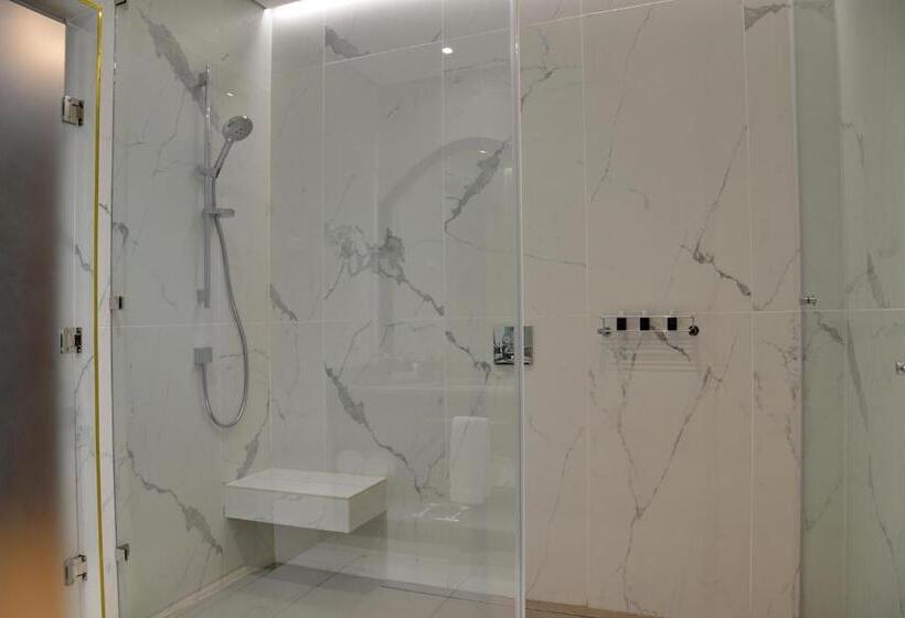 Apogee Boutique Hotel & Spa