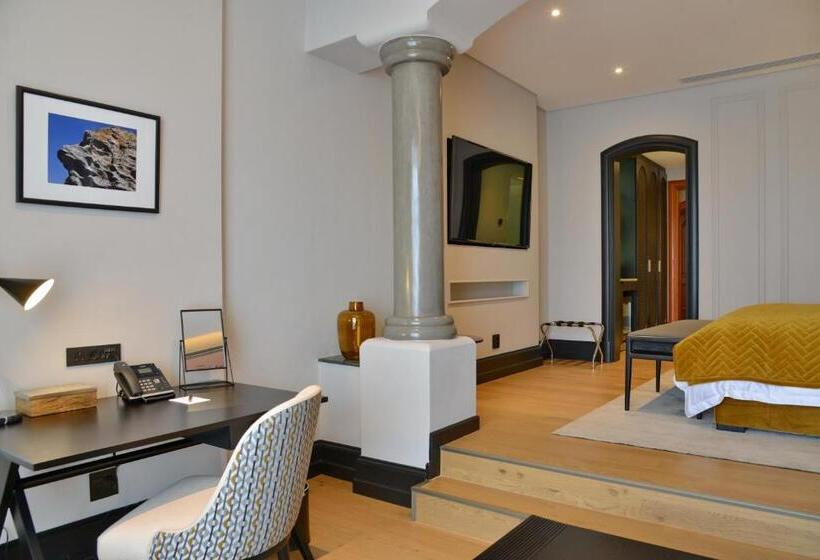 Apogee Boutique Hotel & Spa