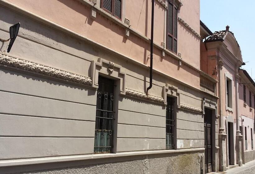 בית מלון כפרי Astor