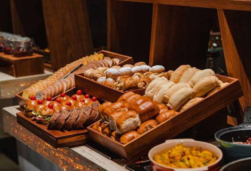 هتل Brut By Slaviero Hoteis