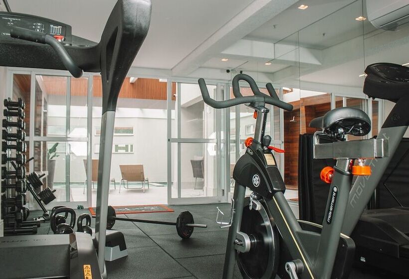 هتل Brut By Slaviero Hoteis