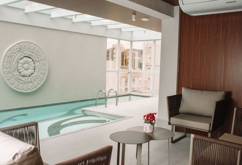 هتل Brut By Slaviero Hoteis