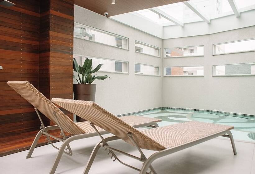 هتل Brut By Slaviero Hoteis