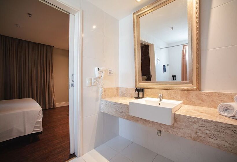 هتل Brut By Slaviero Hoteis