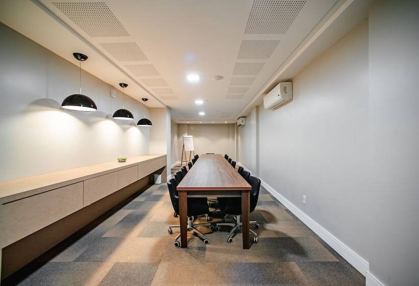 هتل Brut By Slaviero Hoteis