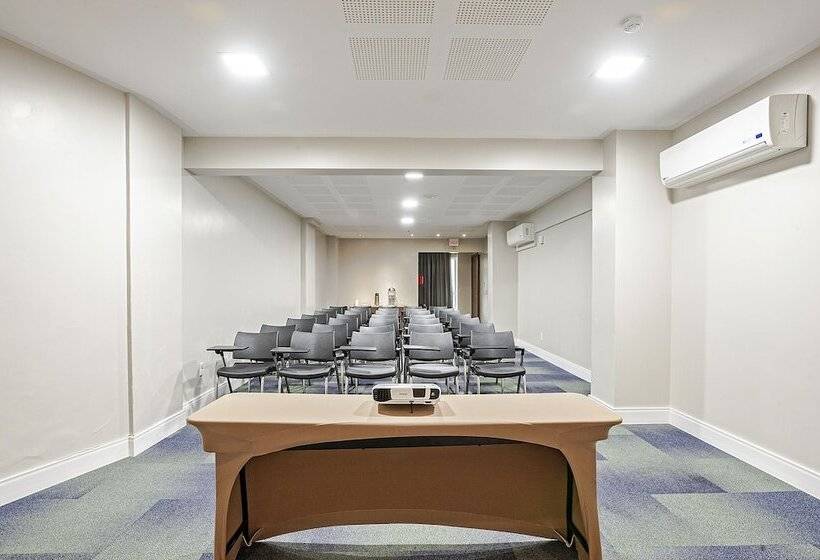 هتل Brut By Slaviero Hoteis