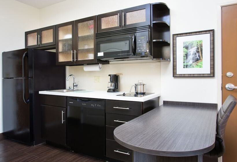 فندق Candlewood Suites Fort Campbell   Oak Grove, An Ihg