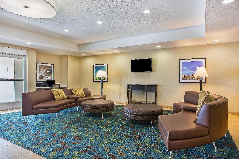 فندق Candlewood Suites Fort Campbell   Oak Grove, An Ihg