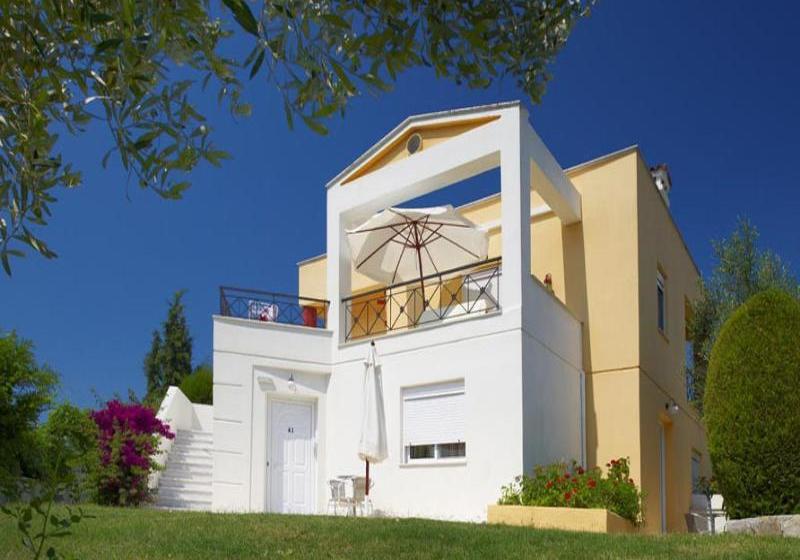 ホテル Chrousso Hill