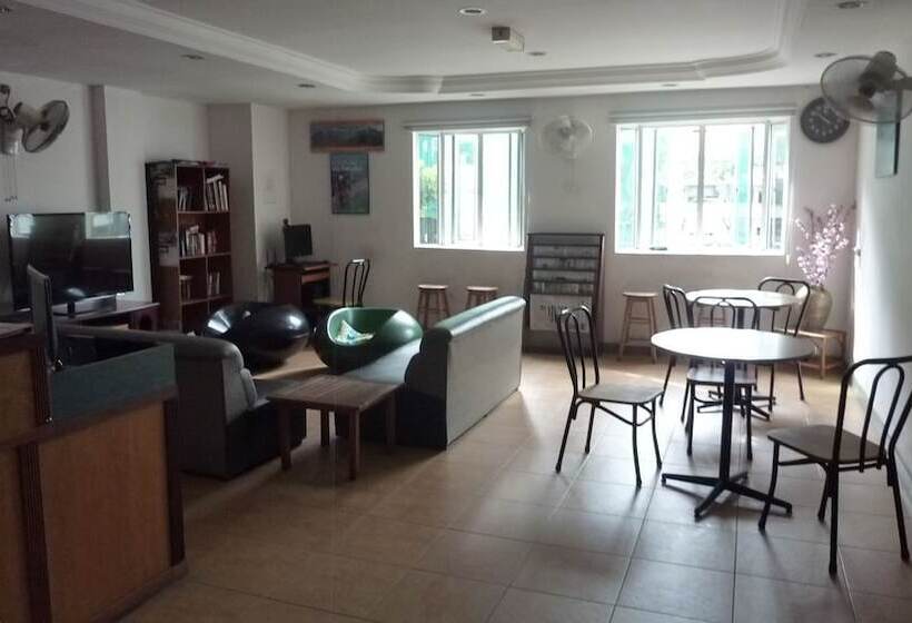 בית מלון כפרי City Park Lodge