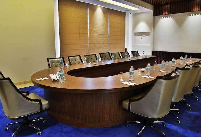 فندق Clarion Inn Sevilla