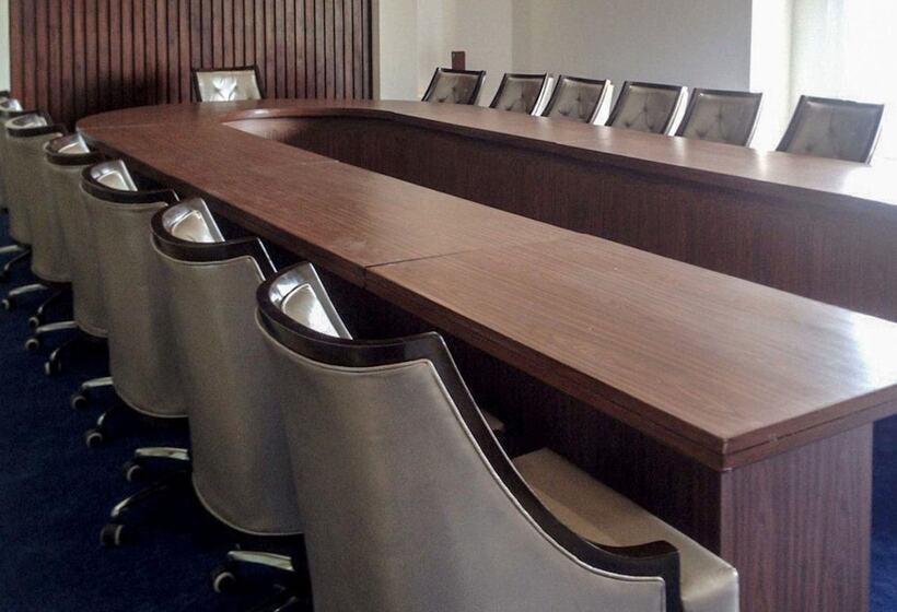 فندق Clarion Inn Sevilla