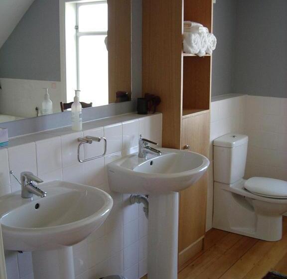 Отель Cobden Garden