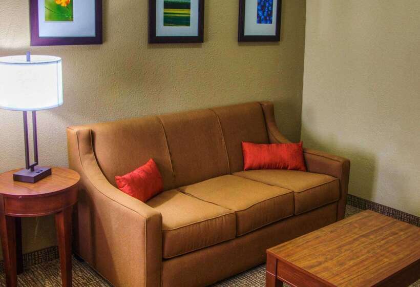 فندق Comfort Suites Plymouth Near Us 30