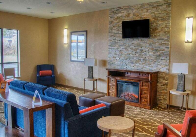 فندق Comfort Suites Plymouth Near Us 30