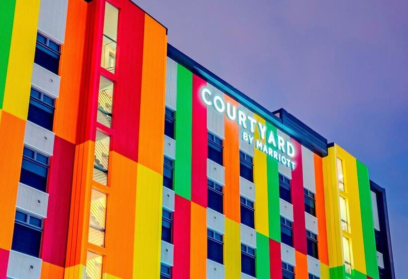בית מלון כפרי Courtyard By Marriott Santiago Airport