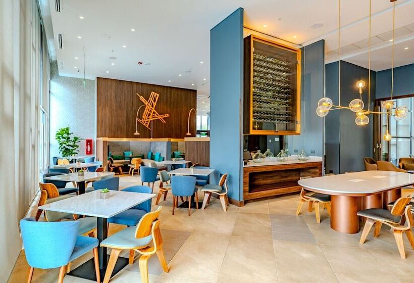 בית מלון כפרי Courtyard By Marriott Santiago Airport