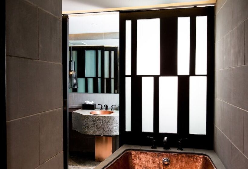 هتل Sky Valley Heritage Boutique