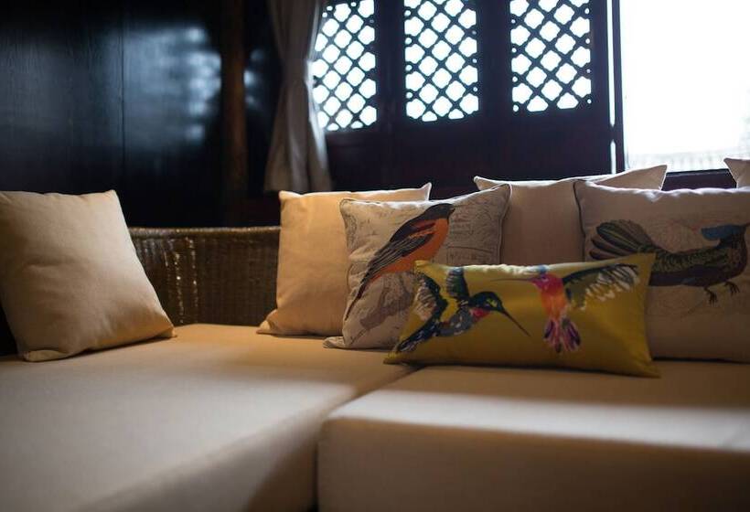 هتل Sky Valley Heritage Boutique