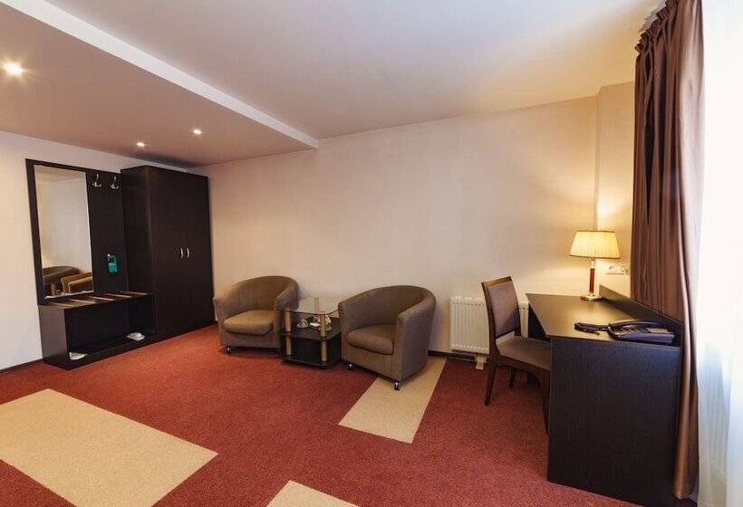 בית מלון כפרי Deryabin