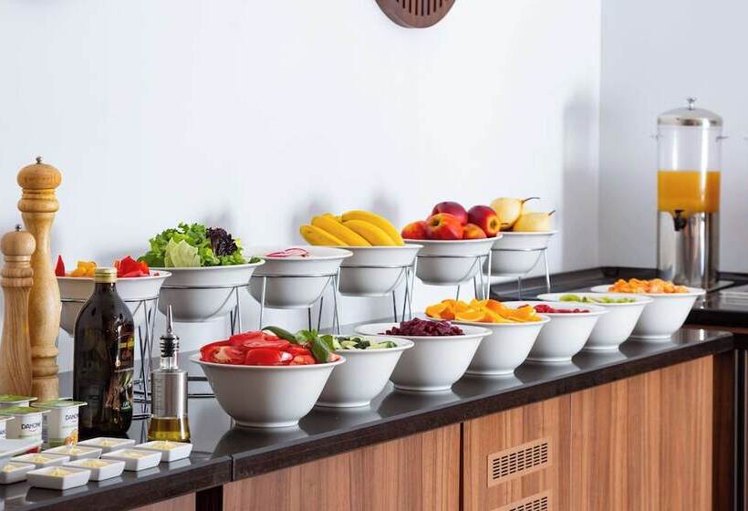 هتل Doubletree By Hilton Shymkent